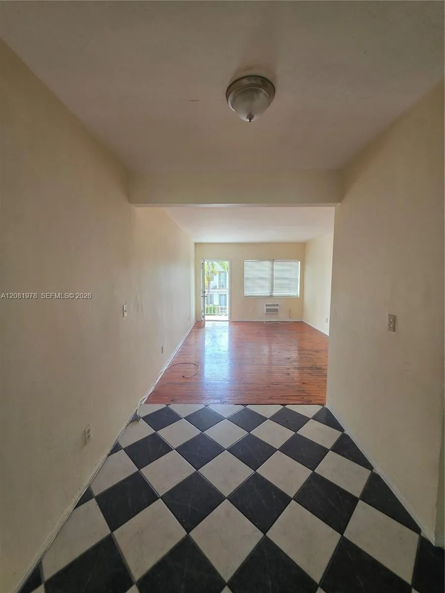 635 8th St #202 Miami Beach, FL 33139
