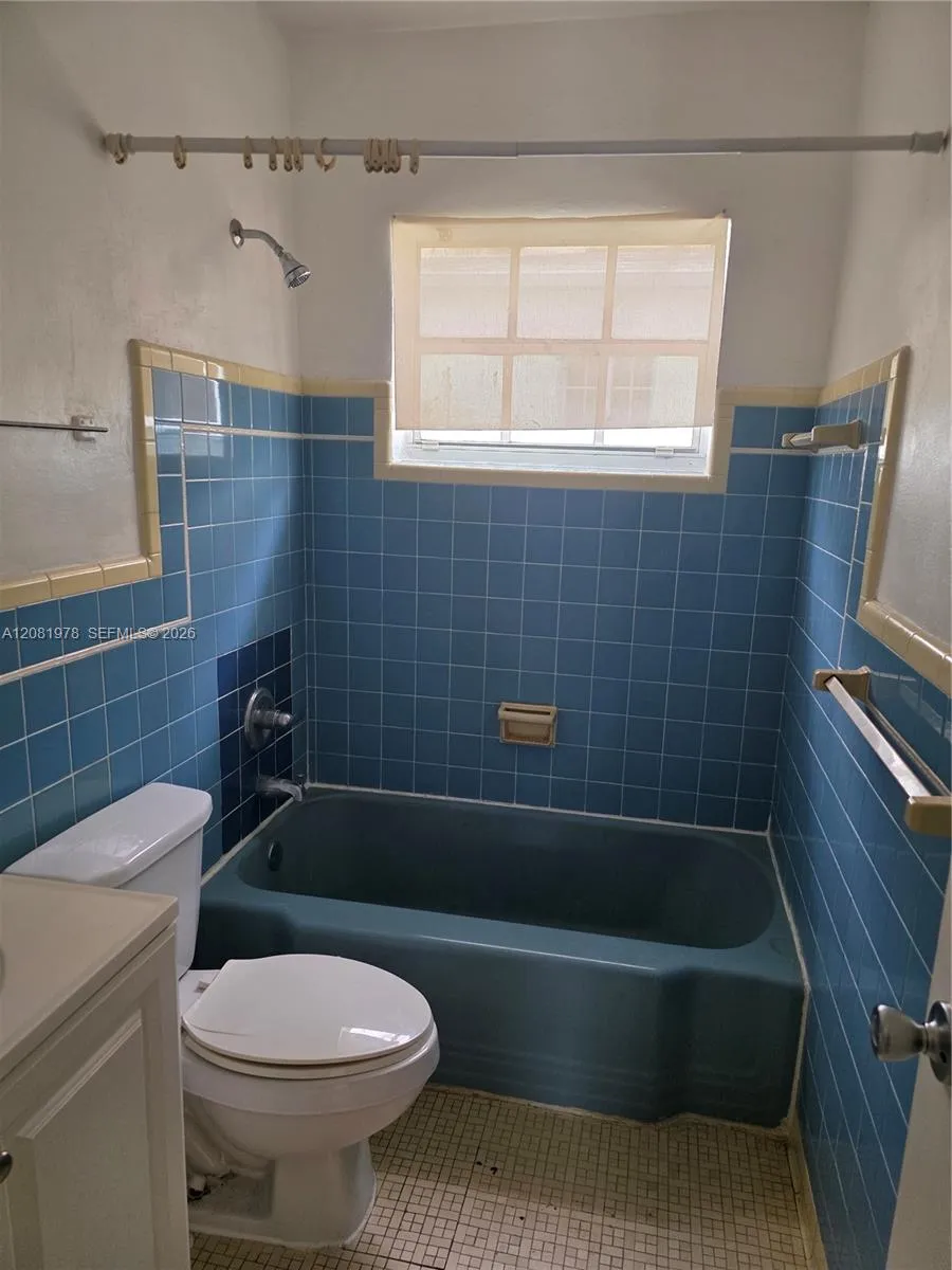 635 8th St #202 Miami Beach, FL 33139