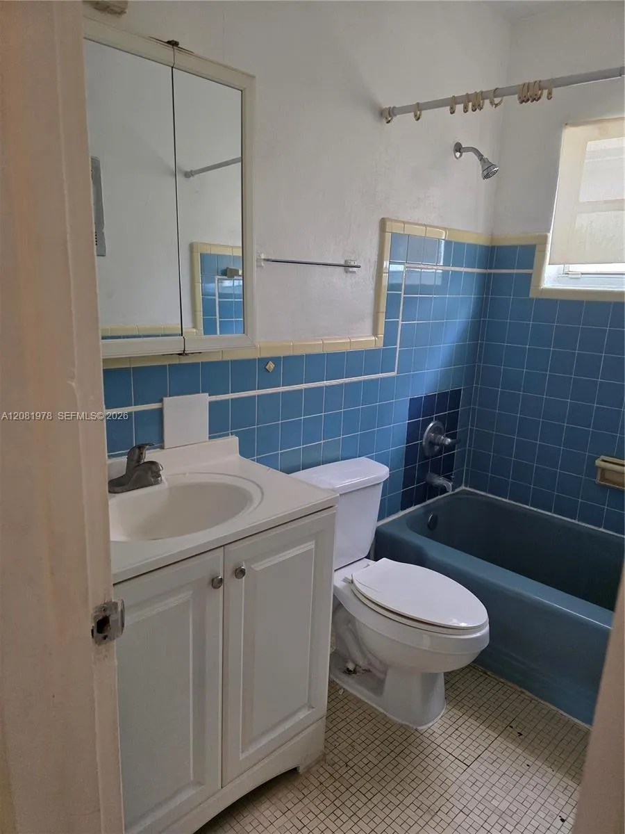 635 8th St #202 Miami Beach, FL 33139