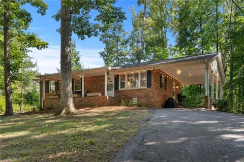 207 Leland Drive