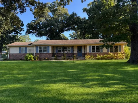 608 Bragg Cir