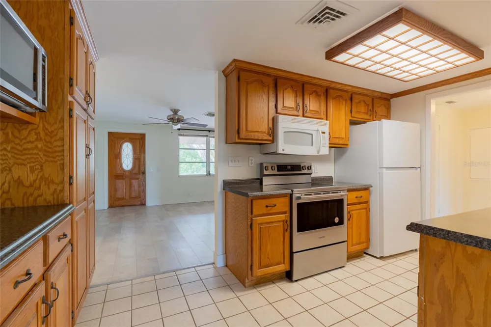 605 BARNES PARKWAY Nokomis, FL 34275