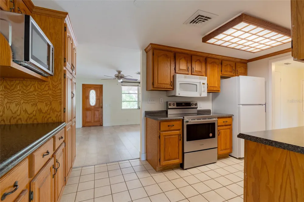 605 BARNES PARKWAY Nokomis, FL 34275