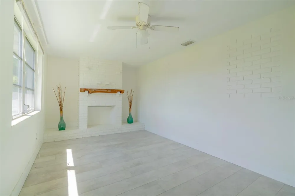 605 BARNES PARKWAY Nokomis, FL 34275
