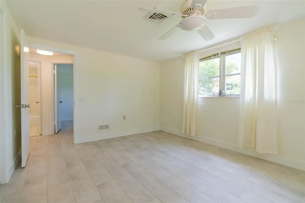 605 BARNES PARKWAY Nokomis, FL 34275