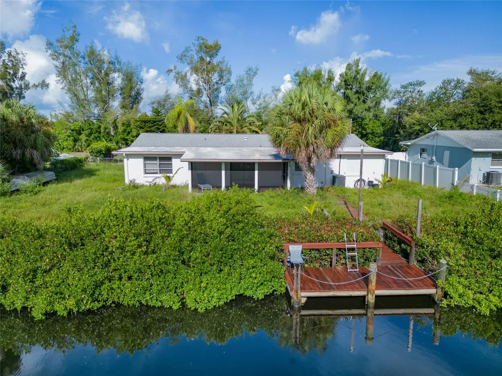 605 BARNES PARKWAY Nokomis, FL 34275