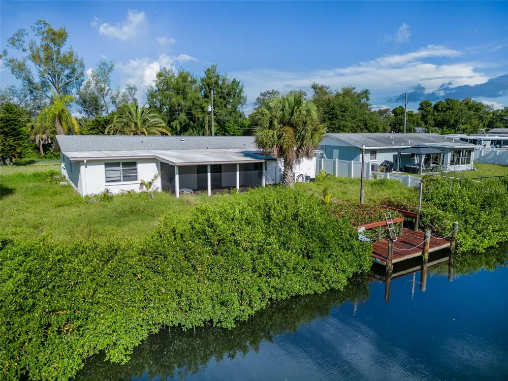 605 BARNES PARKWAY Nokomis, FL 34275