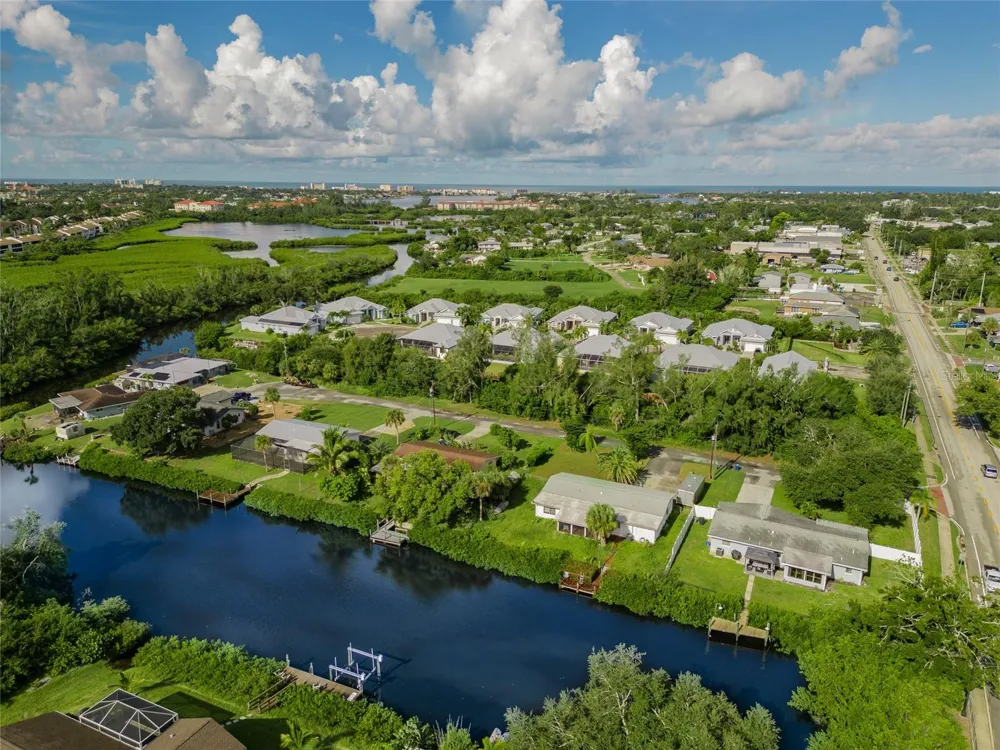 605 BARNES PARKWAY Nokomis, FL 34275