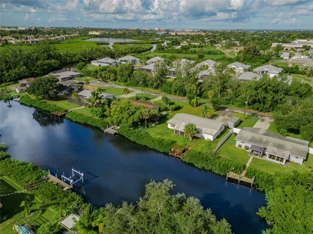 605 BARNES PARKWAY Nokomis, FL 34275