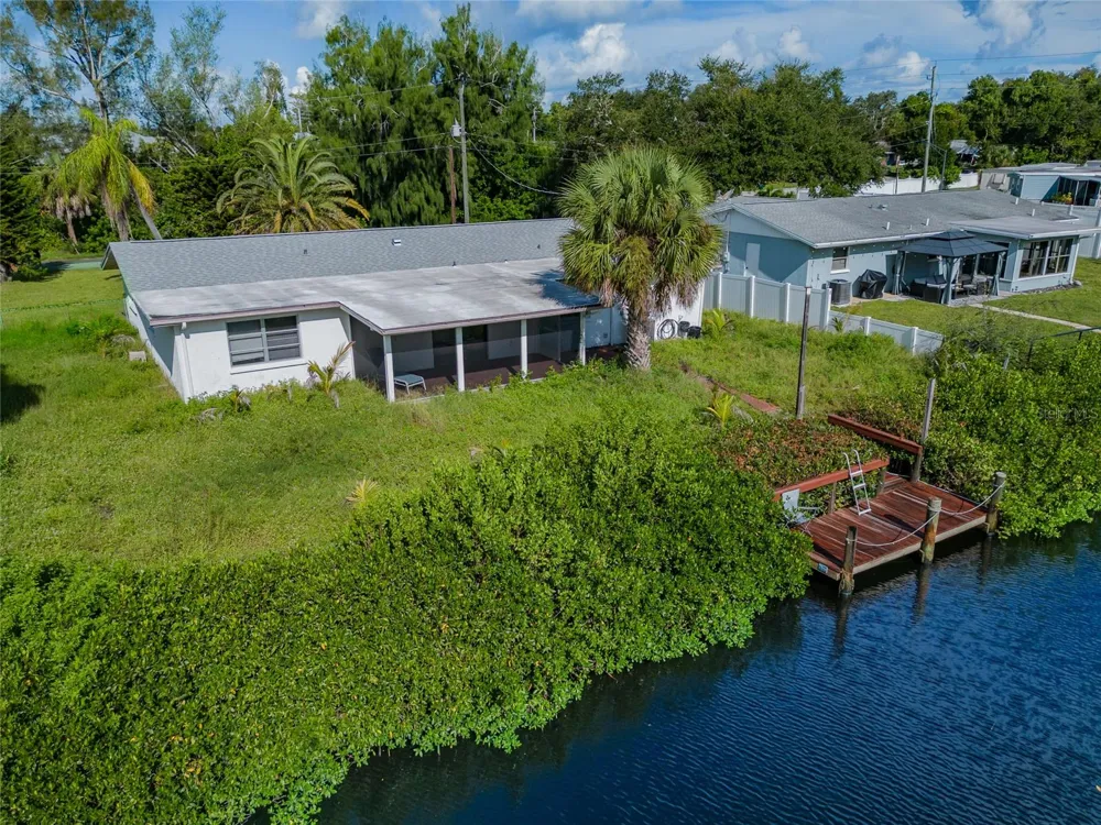 605 BARNES PARKWAY Nokomis, FL 34275