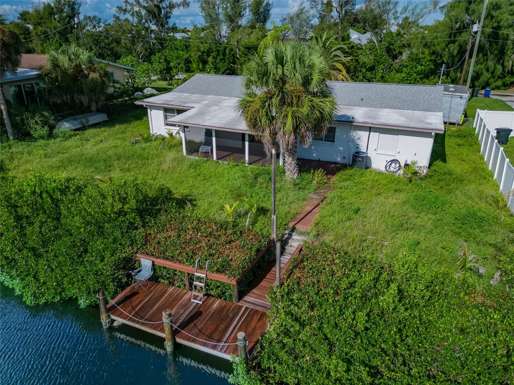 605 BARNES PARKWAY Nokomis, FL 34275