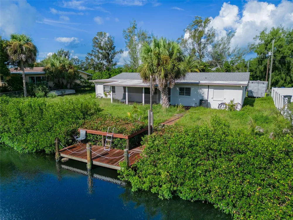 605 BARNES PARKWAY Nokomis, FL 34275