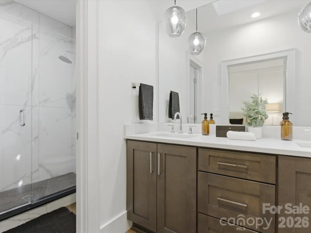 129 S Gardner Avenue Charlotte, NC 28208
