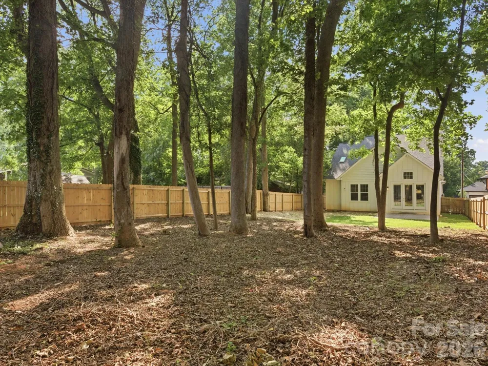 129 S Gardner Avenue Charlotte, NC 28208