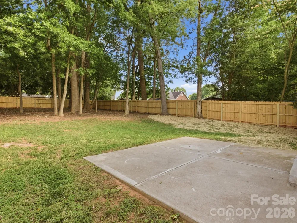 129 S Gardner Avenue Charlotte, NC 28208