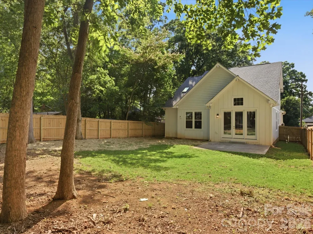 129 S Gardner Avenue Charlotte, NC 28208