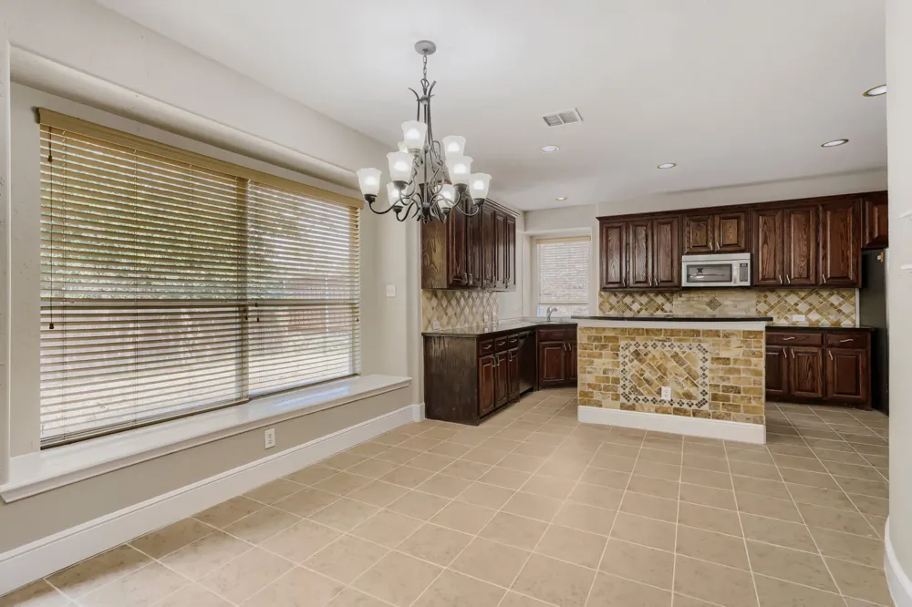 1343 Valley Vista Drive Irving, TX 75063