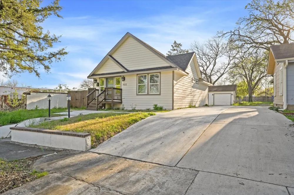 1122 S Oak Cliff Boulevard Dallas, TX 75208