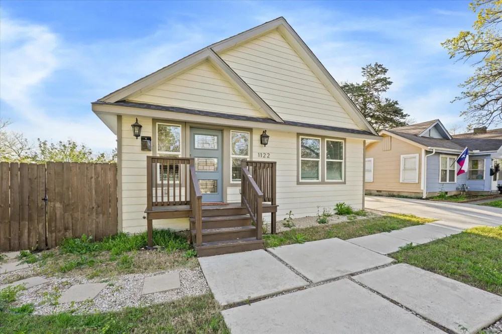 1122 S Oak Cliff Boulevard Dallas, TX 75208