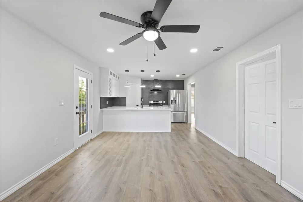 1122 S Oak Cliff Boulevard Dallas, TX 75208