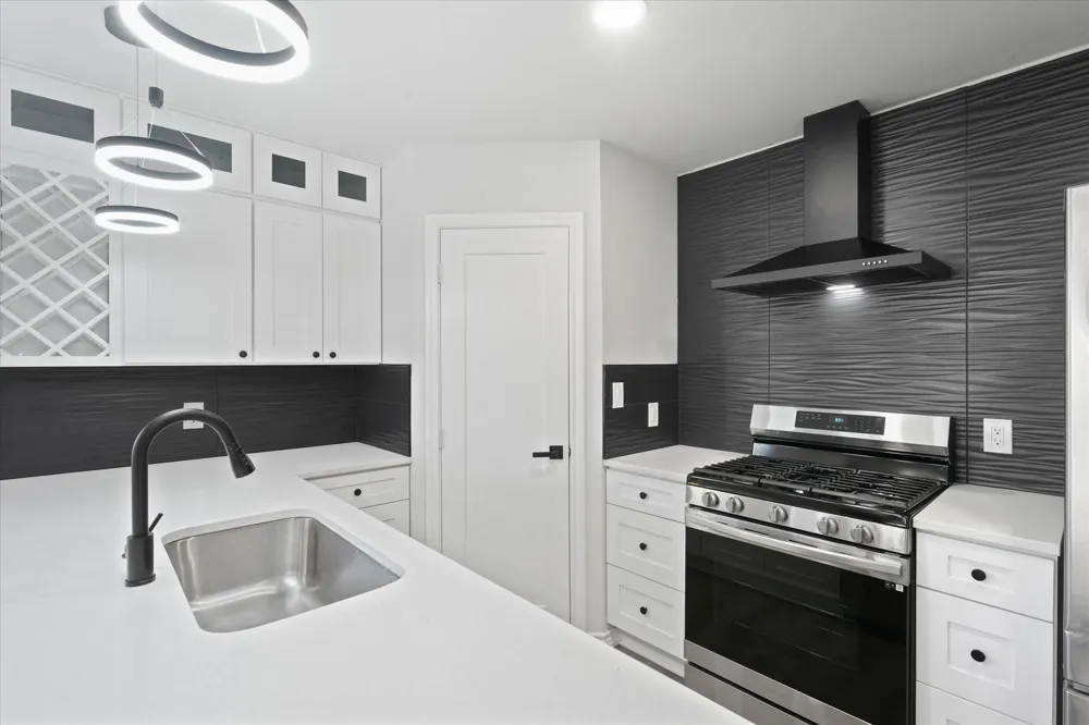 1122 S Oak Cliff Boulevard Dallas, TX 75208