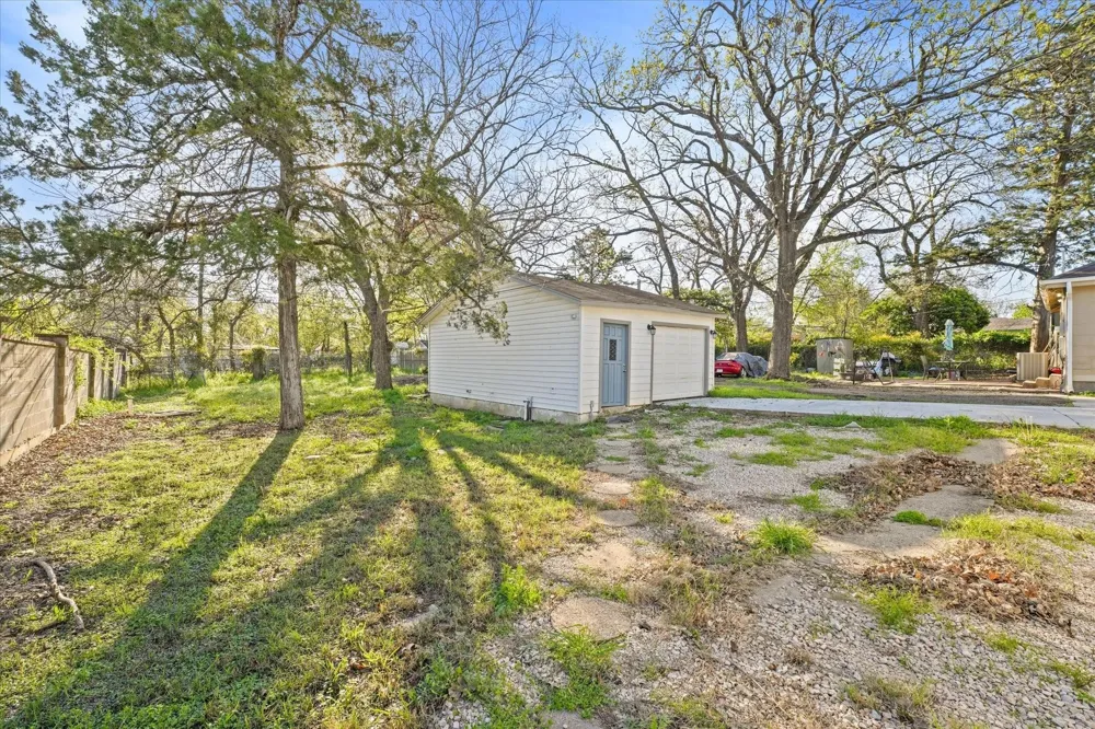 1122 S Oak Cliff Boulevard Dallas, TX 75208