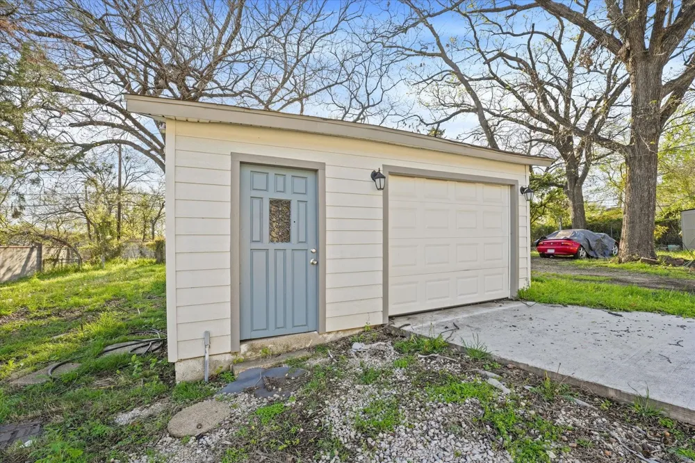 1122 S Oak Cliff Boulevard Dallas, TX 75208