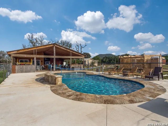 8161 State Highway 16 Pipe Creek, TX 78063