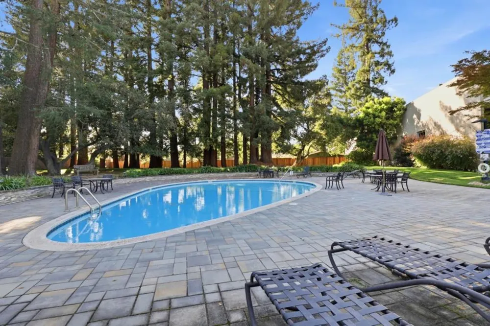 161 Stone Pine Lane Menlo Park, CA 94025