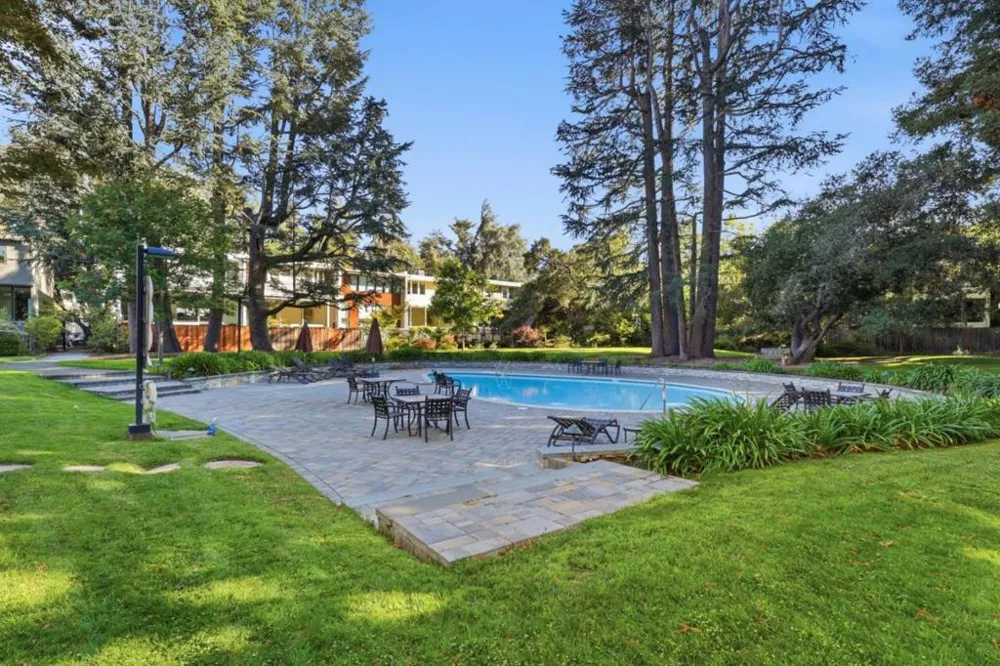 161 Stone Pine Lane Menlo Park, CA 94025