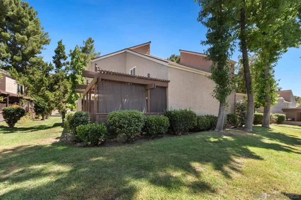 23952 Green Haven Ramona, CA 92065
