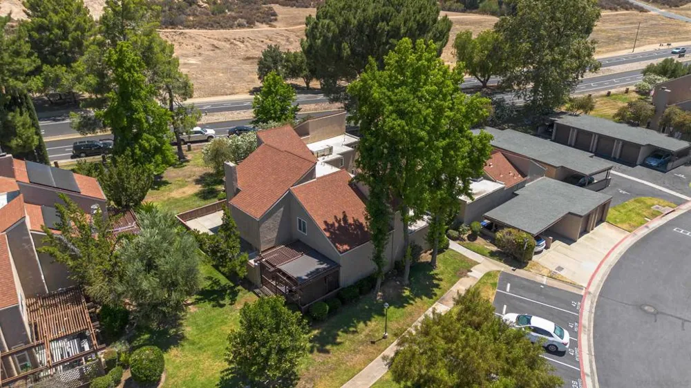 23952 Green Haven Ramona, CA 92065