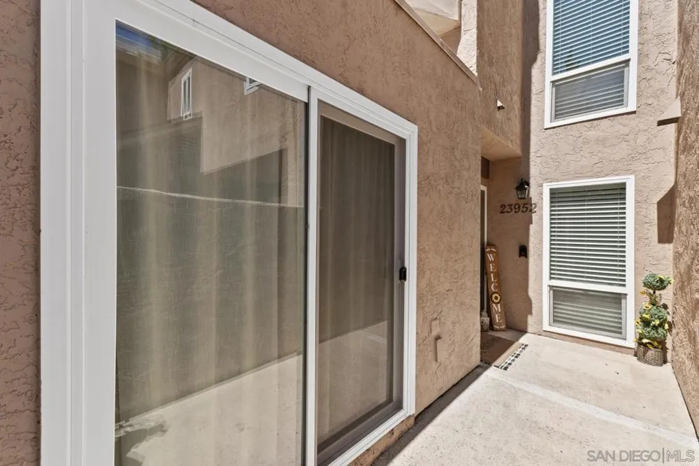 23952 Green Haven Ramona, CA 92065