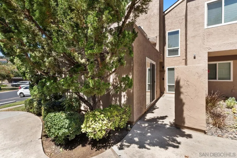 23952 Green Haven Ramona, CA 92065