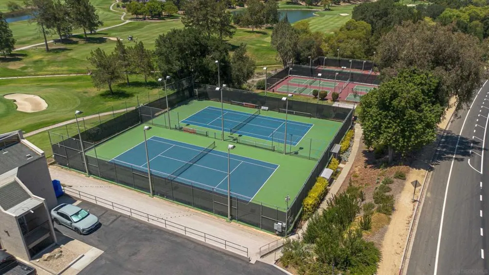 23952 Green Haven Ramona, CA 92065