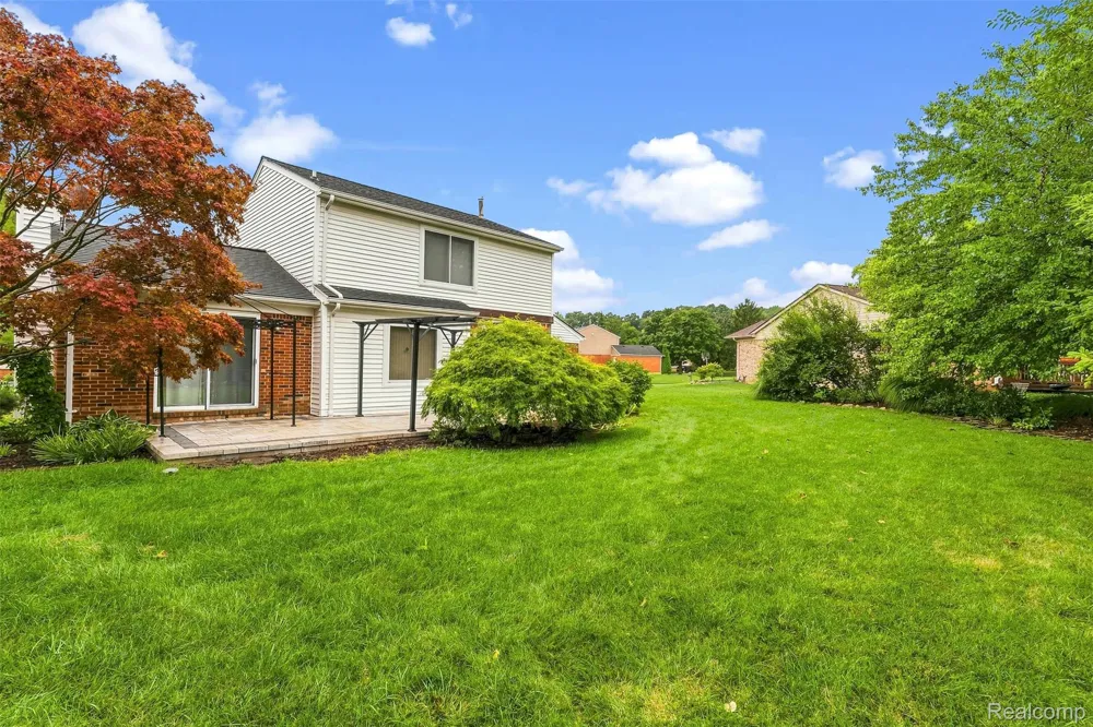 2326 Highsplint Drive Rochester Hills City, MI 48307