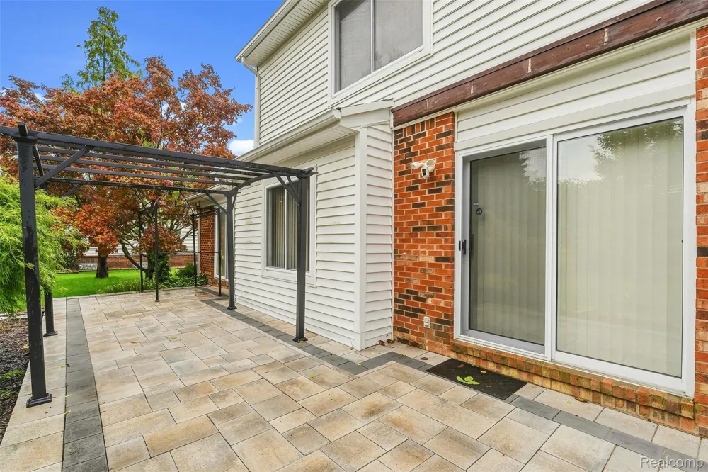 2326 Highsplint Drive Rochester Hills City, MI 48307