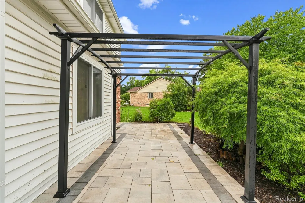 2326 Highsplint Drive Rochester Hills City, MI 48307