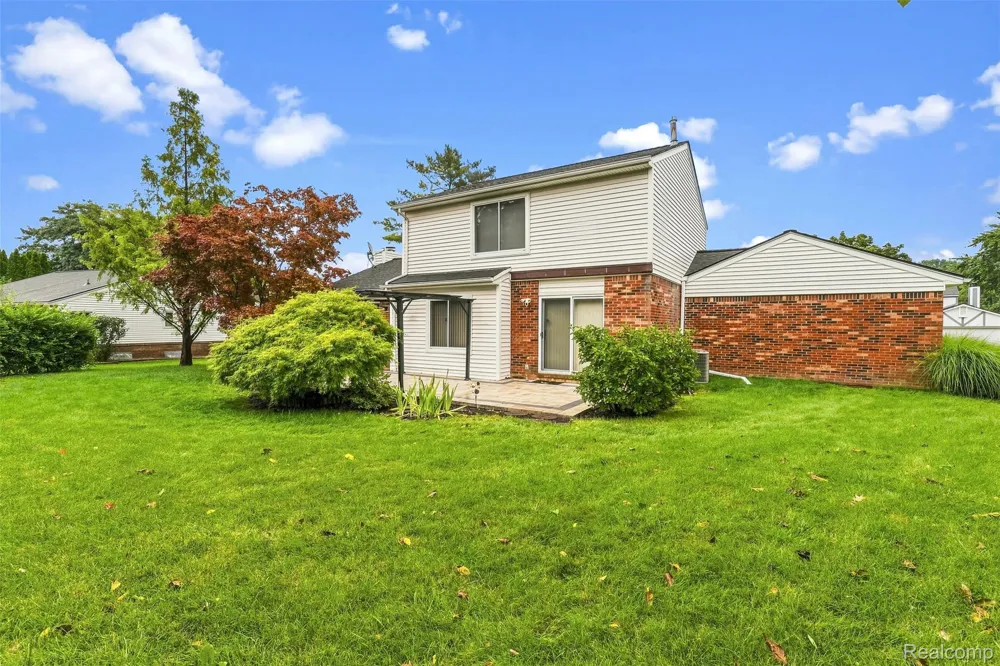 2326 Highsplint Drive Rochester Hills City, MI 48307