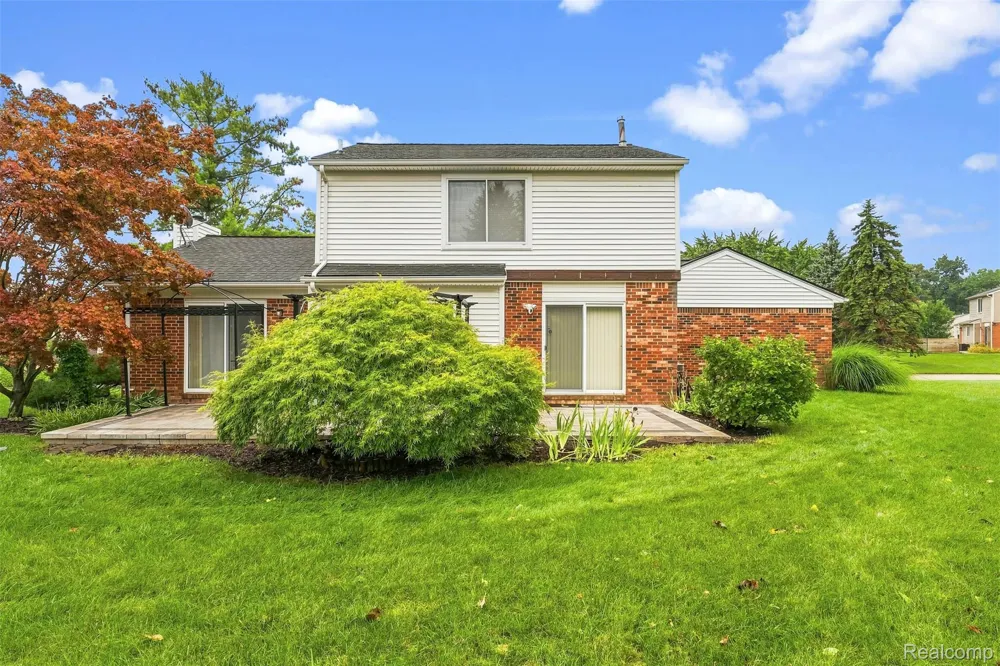 2326 Highsplint Drive Rochester Hills City, MI 48307
