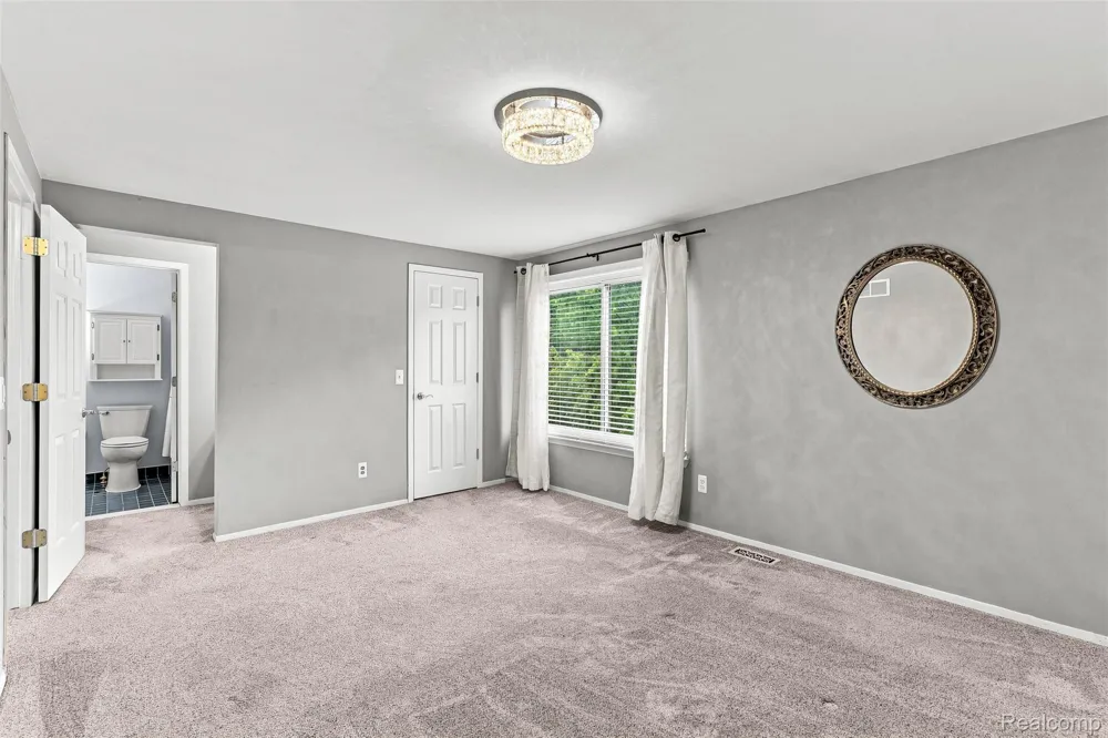 2326 Highsplint Drive Rochester Hills City, MI 48307