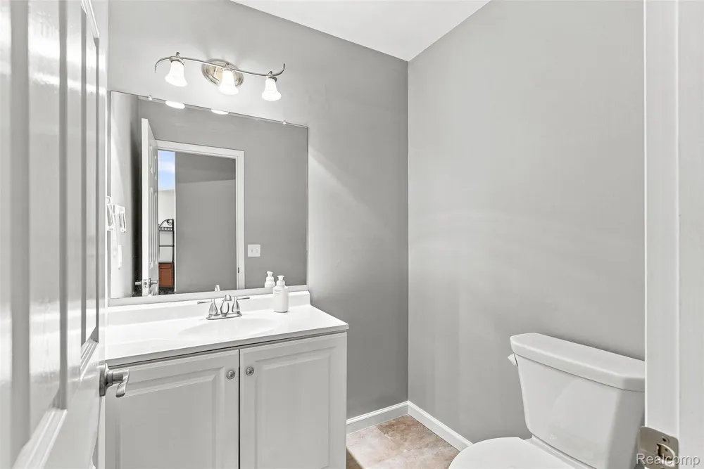 2326 Highsplint Drive Rochester Hills City, MI 48307