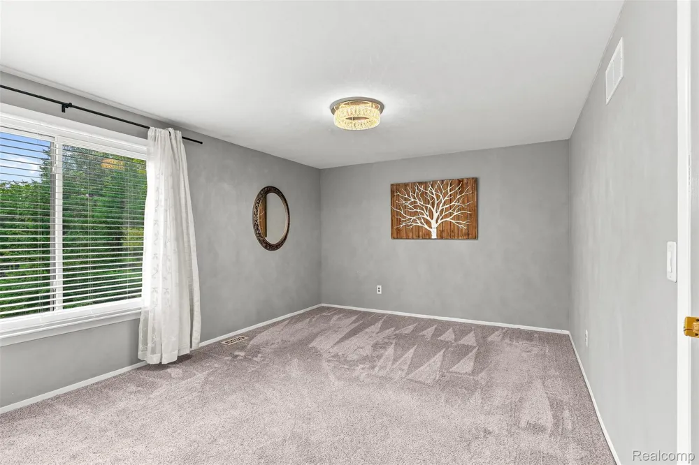 2326 Highsplint Drive Rochester Hills City, MI 48307