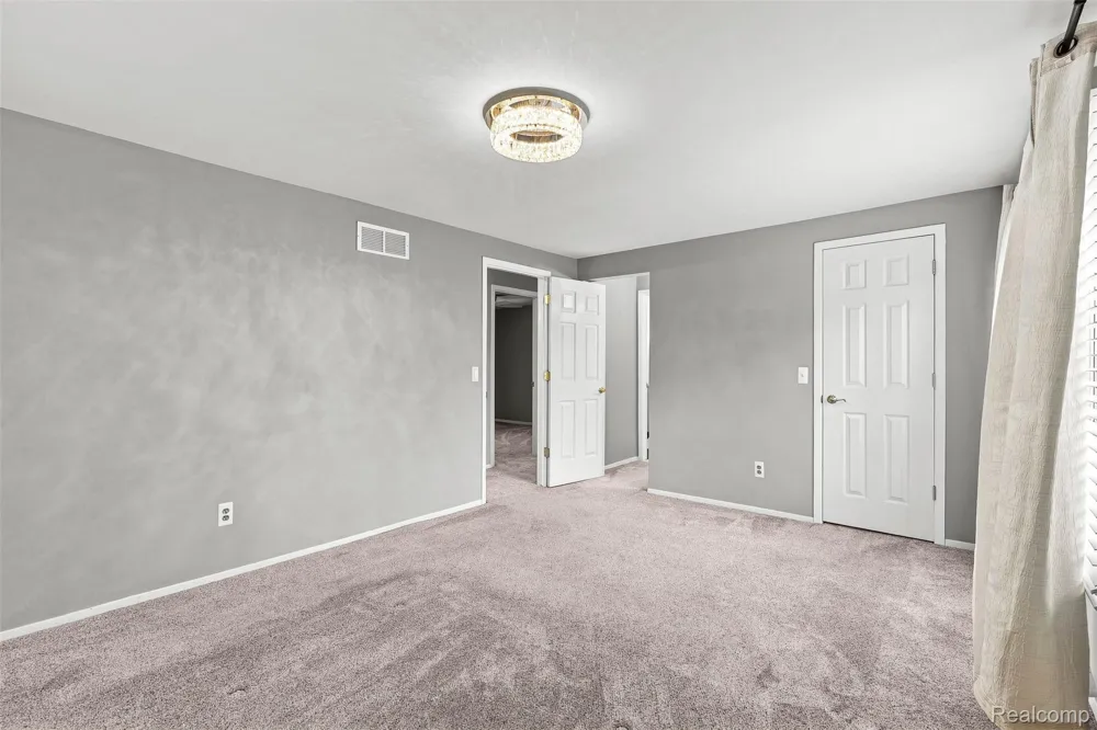 2326 Highsplint Drive Rochester Hills City, MI 48307