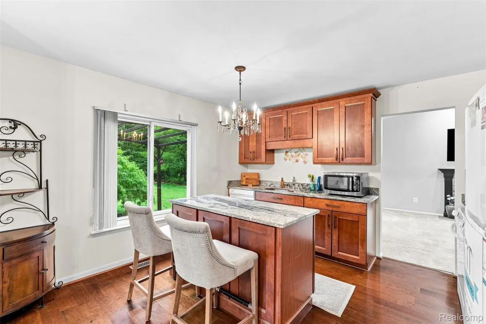 2326 Highsplint Drive Rochester Hills City, MI 48307