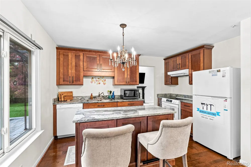 2326 Highsplint Drive Rochester Hills City, MI 48307