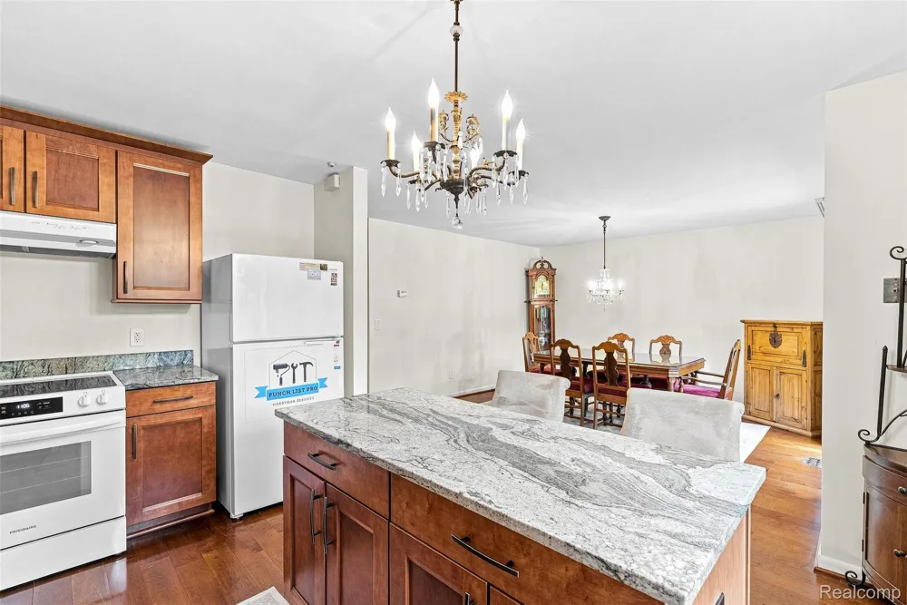 2326 Highsplint Drive Rochester Hills City, MI 48307