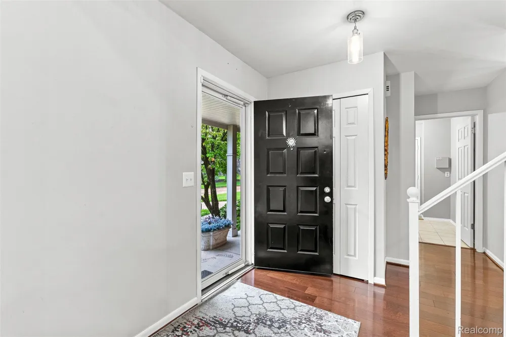 2326 Highsplint Drive Rochester Hills City, MI 48307