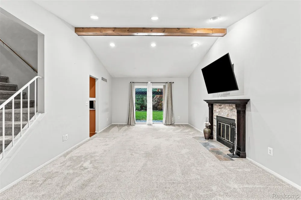 2326 Highsplint Drive Rochester Hills City, MI 48307