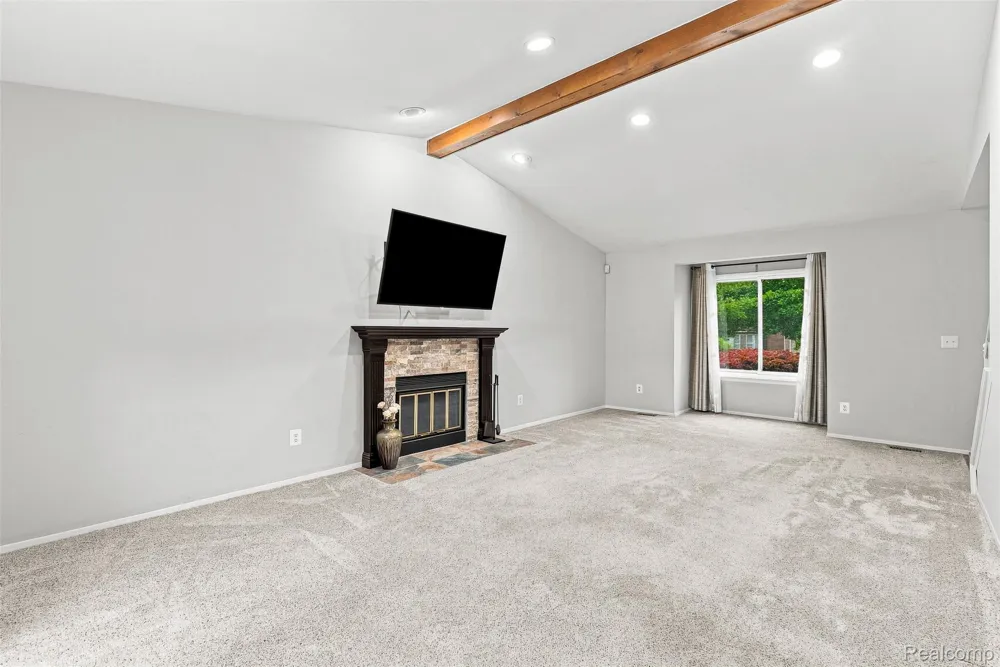 2326 Highsplint Drive Rochester Hills City, MI 48307